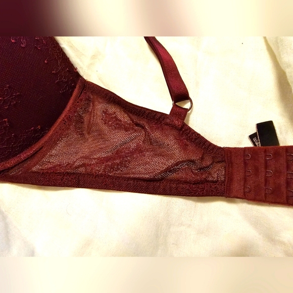 Victoria's Secret Bombshell Up Two Cups Lace - Size 38DD - Picture 2 of 3